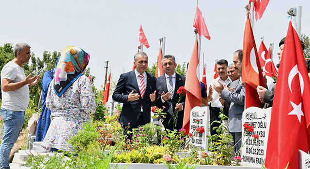 Osmaniye’de Deprem Şehitlerinin Kabirleri Ziyaret Edildi