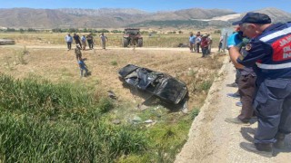 Otomobil şarampole yuvarlandı: 1 ölü