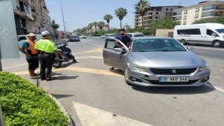 Otomobille motosiklet çarpıştı: 1 yaralı