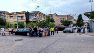 Otomobiller çarpıştı, aracın altında kalan yaya hayatını kaybetti