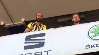 Oyuncu Sarp Akkaya, Kongre Üyeleriyle Tartıştı