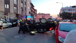 Park halindeki otomobile çarpıp böyle takla attı
