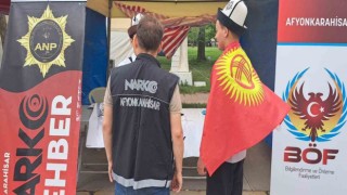 Polis üniversite öğrencilerine güvenli internet kullanımını anlattı