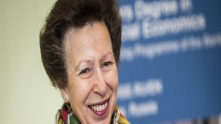 Prenses Anne hastaneye kaldırıldı