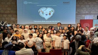 Rami Kütüphanesinde öğrencilerin yazdığı “İnsanlığın Kalbi Filistin” kitabı tanıtıldı