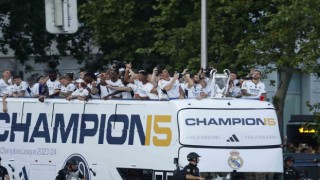 Real Madrid, Şampiyonlar Ligi kupasıyla şehir turu attı