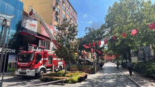 Restoranın bacasında çıkan yangın ekipleri harekete geçirdi