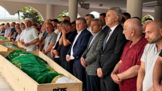 Rizede trafik kazasında hayatını kaybeden anne ve 2 oğlu son yolculuğuna uğurlandı