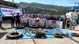 Sahil güvenlik ekipleri bu kez deniz canlılarının yaşama tutunması için mücadele verdi