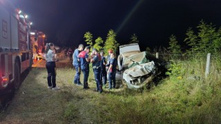 Sakaryada kontrolden çıkan otomobil taklalar atarak hurdaya döndü: 1 ölü, 1 yaralı