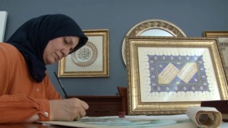 Sanatçı Naciye Temerit: Tezhip; el yazmalarının altınla bezendiği bir Osmanlı saray sanatıdır