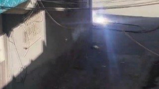 Şanlıurfada elektrik kablosu bomba gibi patladı