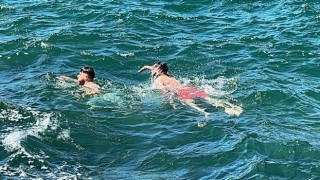 Sarıyerde Kurban Bayramının ilk gününde vatandaşlar boğazda serinledi