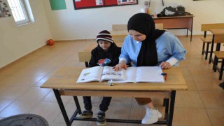 Sasonda okulun tek öğrencisi karne heyecanı yaşadı