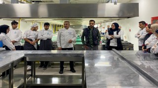 Şeflerden pasta ve tatlı yapım metotlarını öğrendiler