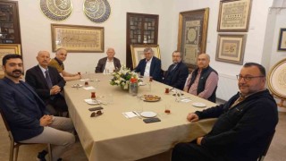 Şehzade Osman Selahaddin Osmanoğlu Nakkaşın Fırçasından sergisini ziyaret etti