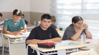 Şehzadeler Belediyesinin LGSye hazırlık kurslarına büyük ilgi