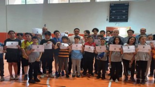 Simavda satranç turnuvasında dereceye giren öğrenciler ödüllendirildi
