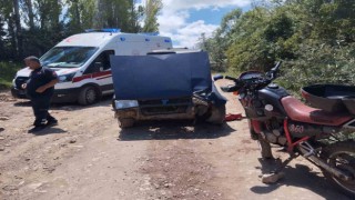 Sivasta motosikletle otomobil çarpıştı: 2 yaralı