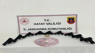 Şüpheli şahsın aracından 9 tabanca ele geçirildi