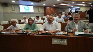 Tahliye olan Kepez Belediye Başkanı Büyükşehir Meclisinde