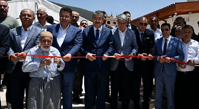 Tarihi Ağcabey Camii İbadete Açıldı