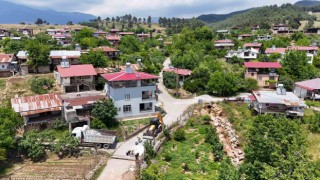 Tarsusta köy yolları yapılıyor