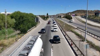 Tatilcilerin dönüşü devam ediyor: 43 ilin geçiş güzergahında trafik akıcı ilerliyor