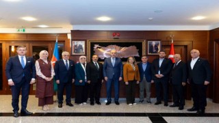 TBMM Başkanı Kurtulmuş, Türkiyenin Bakü Büyükelçiliğini ziyaret etti