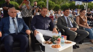 Ticaret Borsası Anadolu Lisesinde mezuniyet coşkusu