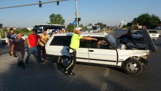 Tofaşlar kafa kafaya çarpıştı, o anlar güvenlik kamerasına yansıdı