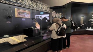 Topkapı Sarayının kapıları ilk kez gece ziyaretlerine açıldı