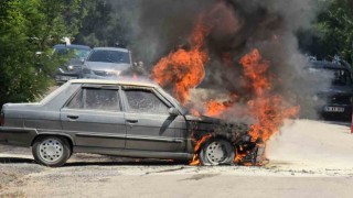 Torununu sınava getirdikten sonra otomobili alev topuna döndü