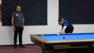 Trabzonda 3 bant bilardo bölge müsabakaları sürüyor