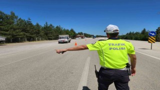 Trafik ekiplerinden bayram tatilinin son gününde sıkı denetim