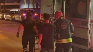 Trafik tabelasına çarpan otomobilin sürücüsü yaralandı