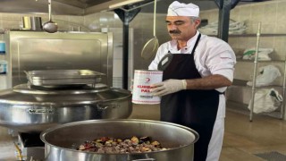 Türk Kızılay, Türkiyede kestiği kurban etinden kalan kısmı günde 50 bin kişiye yemekle ulaştırıyor