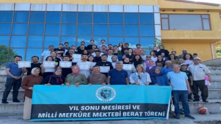 Türk Ocağı Millî Mefkûre Mektebinde mezuniyet berat töreni