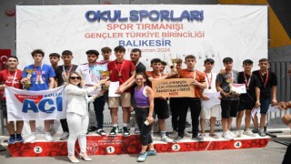 Türkiye Gençler Spor tırmanışı şampiyonası Balıkesirde gerçekleşti