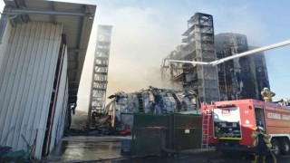 Tuzladaki fabrika yangını 6 saatte söndürüldü