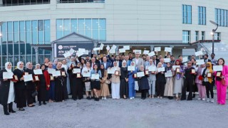 Uluslararası öğrenciler mezuniyet heyecanı yaşadı