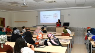 Üniversiteli öğrencilere eş seçimi ve evlilik üzerine eğitim