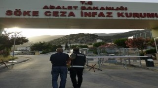 Uyuşturucudan 10 yıl hapis cezası vardı, Didimde yakalandı