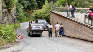 Uzungölde faciadan dönüldü: Freni tutmayan otomobil takla attı