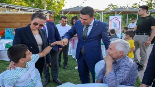 Vali Aygöl, koruyucu aile günü programına katıldı