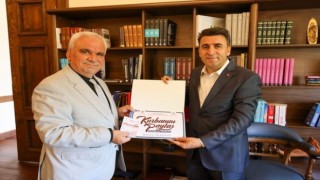 Vali Aygöl, kurban bağışını TDVye gerçekleştirdi