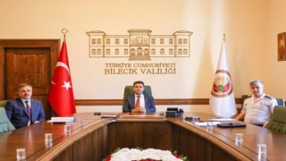 Vali Aygöl, VKS yöntemiyle toplantıya katıldı
