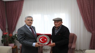 Vali Çelik belde ve köylerde vatandaşların taleplerini dinledi