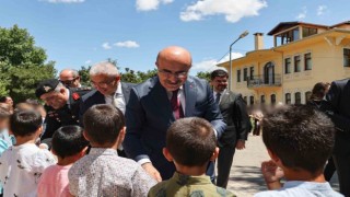 Vali Demirtaş, çocuklarla bir araya geldi