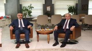 Vali Demirtaştan Başkan Şadi Özdemire ziyaret